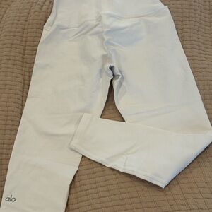 ALO Yoga White Air Brush Leggings